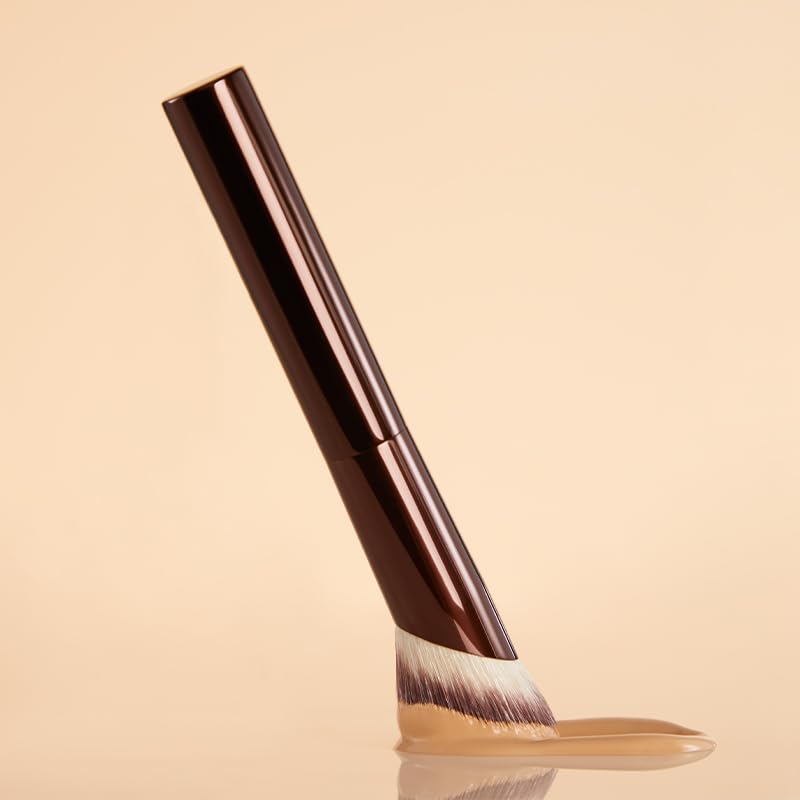 Hourglass Ambient Soft Glow Foundation Brush - Image 5