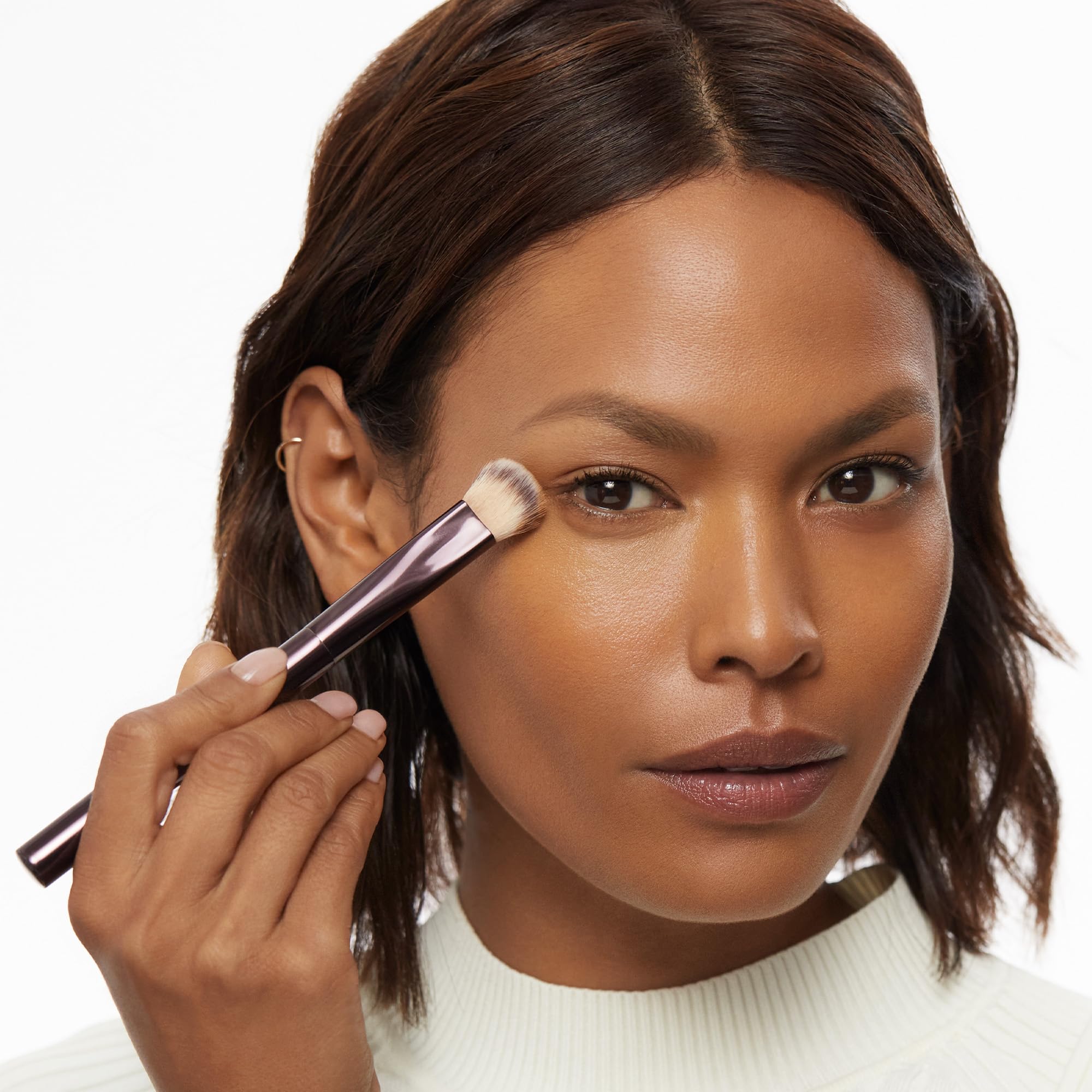 Hourglass Vanish Seamless Finish Concealer Brush - Image 4